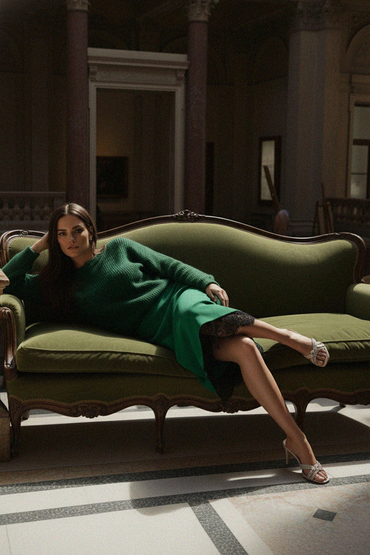 N ea Pari, elegant lace trim mini skirt for evening, lace mini skirt outfit for date night,
