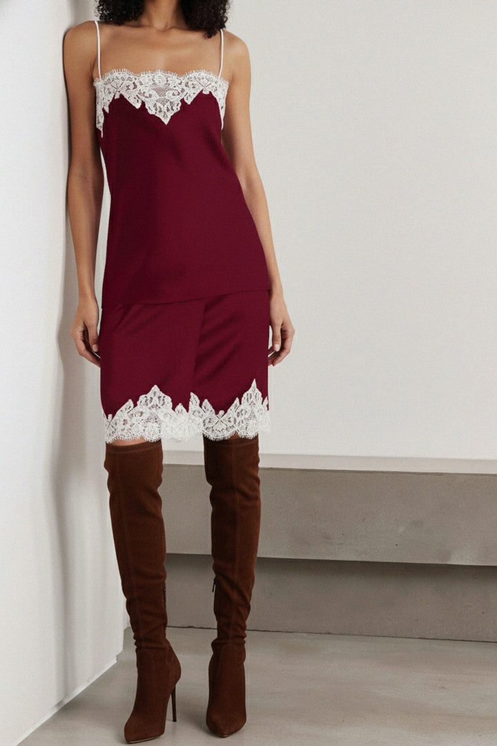 N ea Pari,
lace cami skirt set
romantic lace outfit,
lace fashion trend 2025,