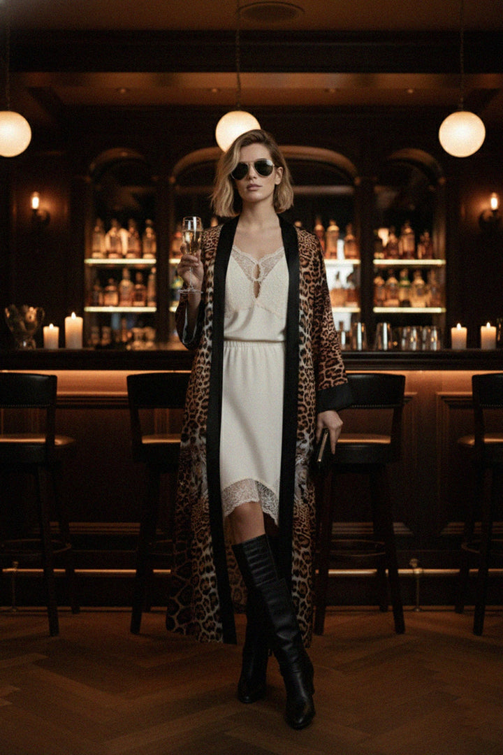 N ea Pari,
lace detailing women’s wear,
romantic fashion style,
feminine lace clothing,