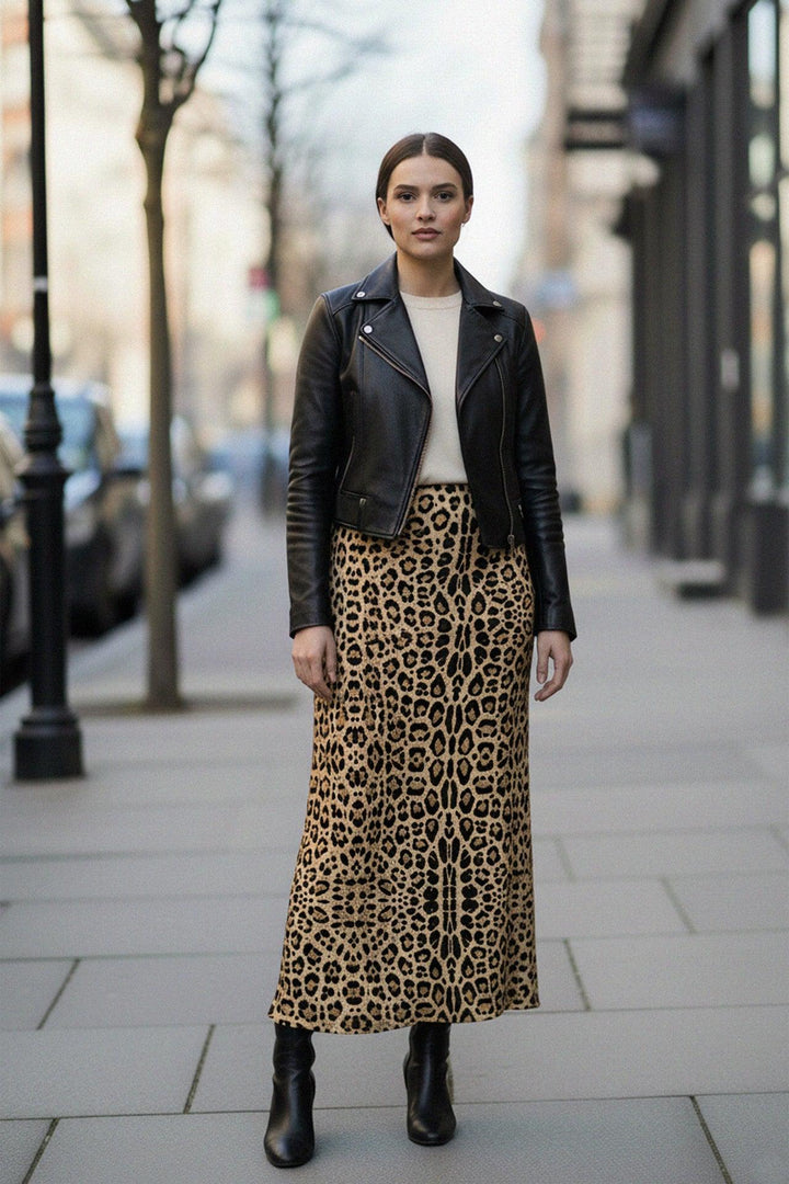 knee length skorts for women, ladies skirts, medium length skirts, Shahida Parides,