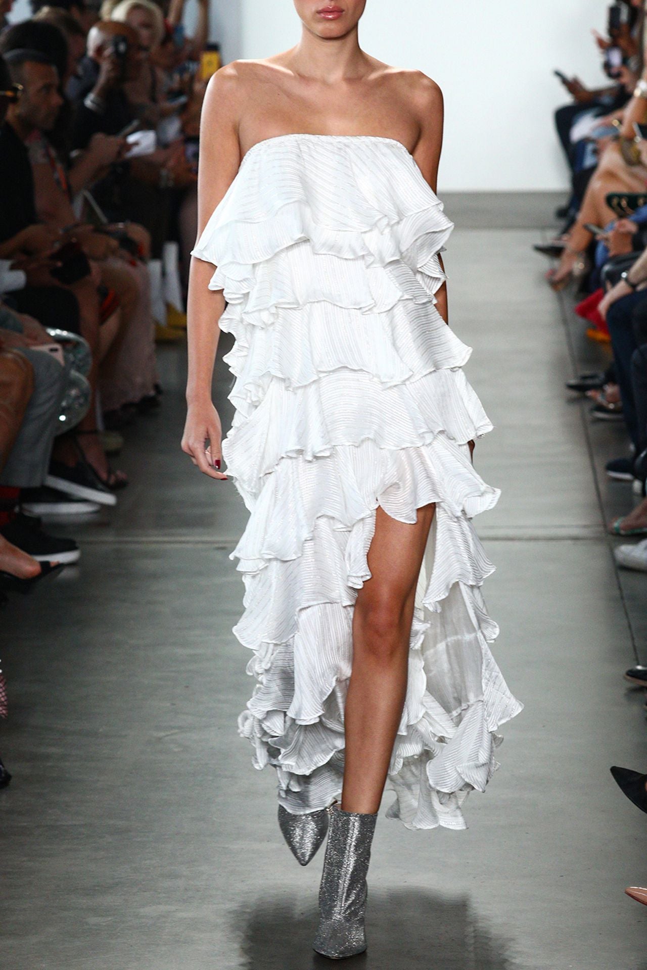 Best From New York Fashion Week (Off the Shoulder Dress)|Best Runway Dresses M Best From New York Fashion Week (Off the Shoulder Dress)|Best Runway Dresses M